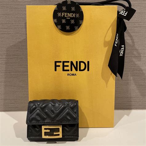 fendi 財布 三つ折|バゲット マイクロ 三つ折り財布 .